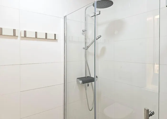 One Bedroom Apartment *