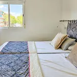 One Bedroom 公寓 丰希罗拉